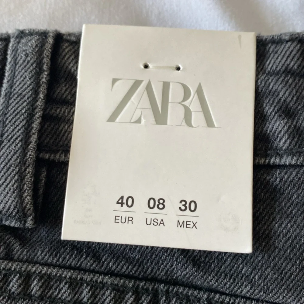 Zara Black Denim Shorts - Picture 4 of 8